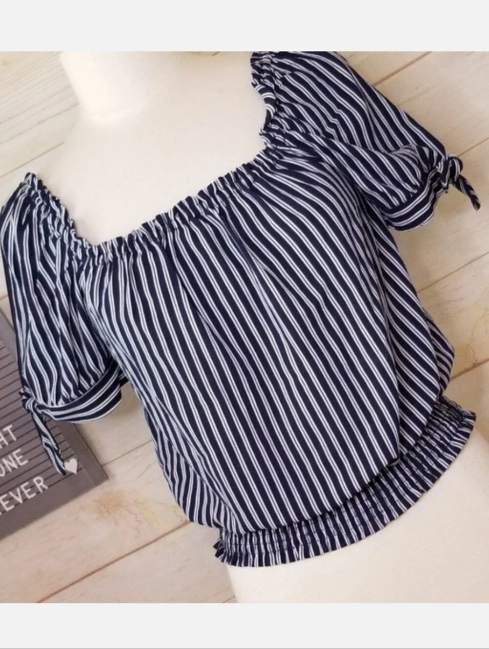 MICHAEL KORS Striped Off-The-Shoulder Cropped Top Women's Large Blue White EUC